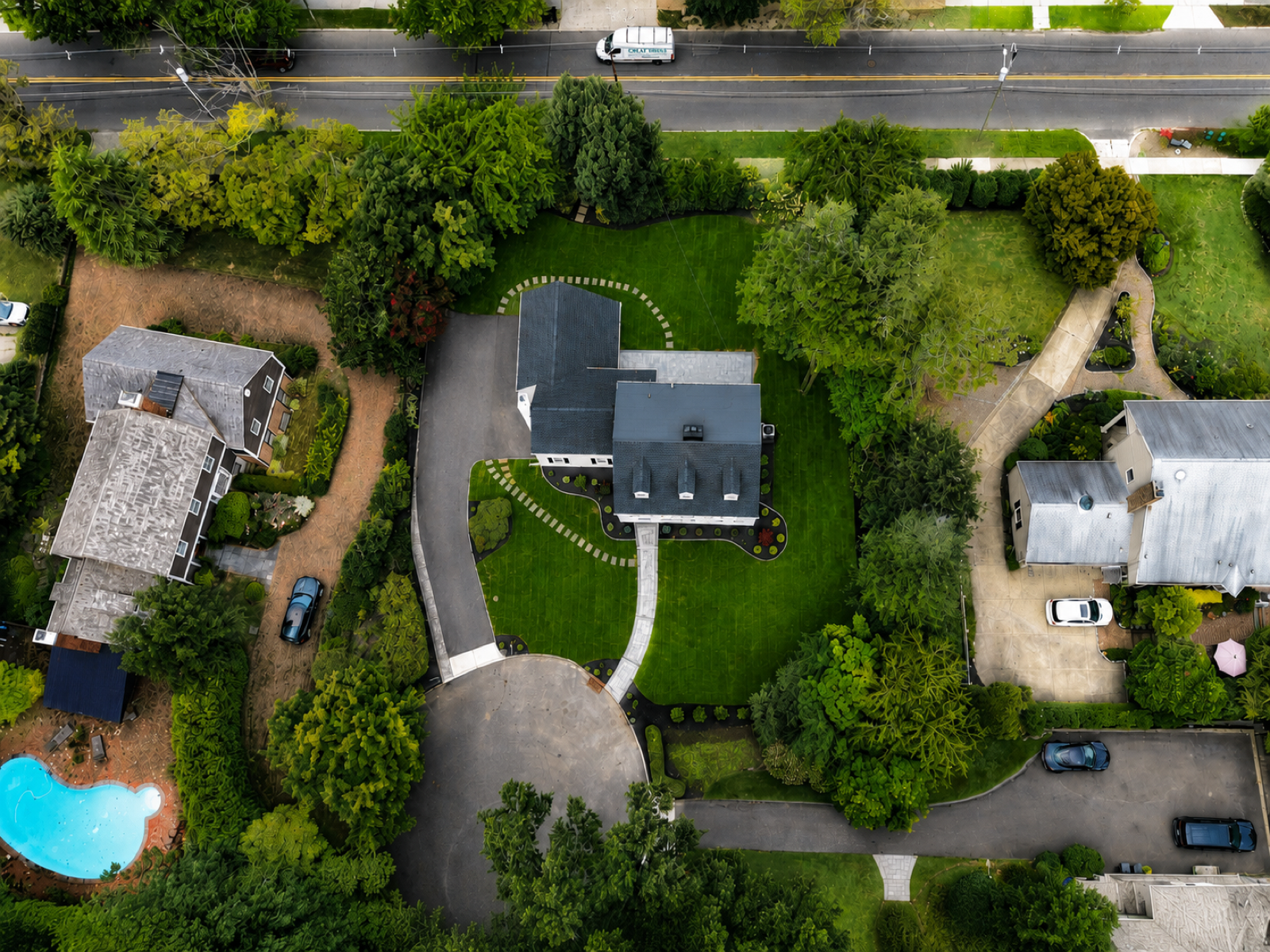 How to Market a Luxury Listing